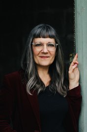 Sari Botton